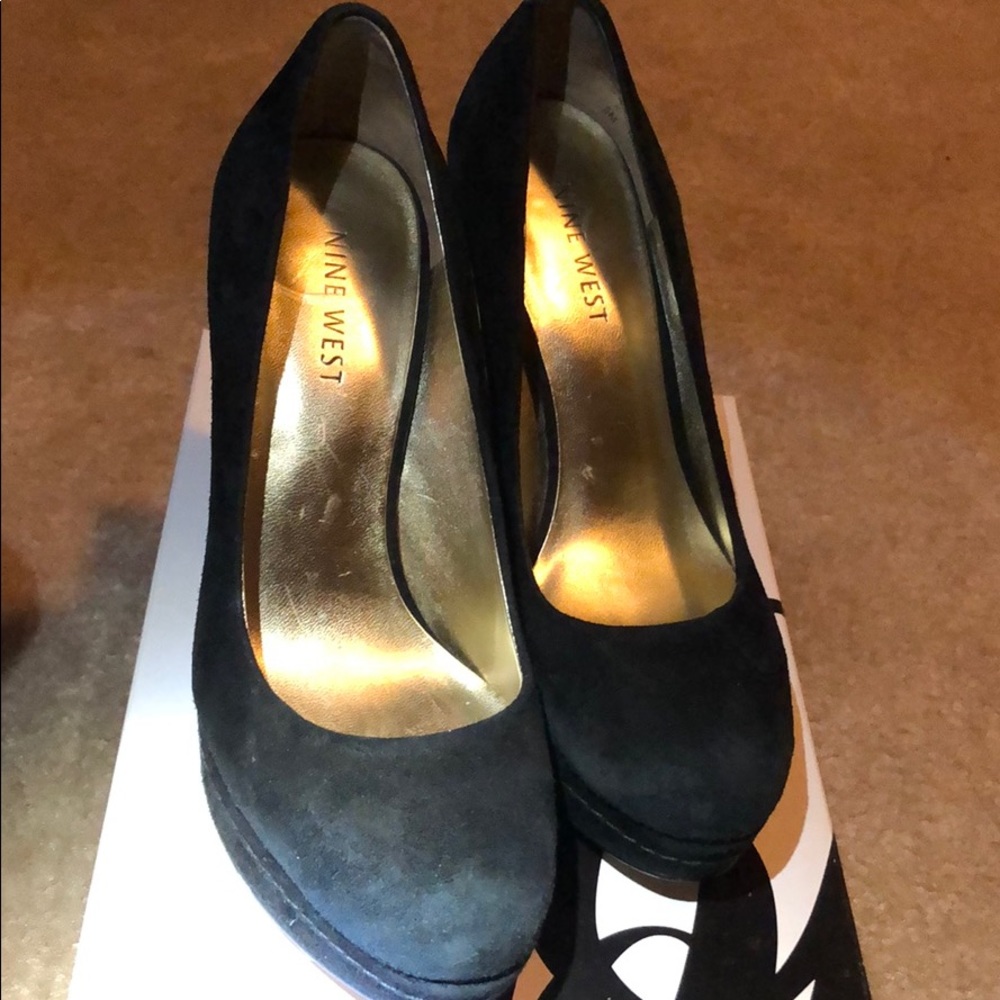 Black suede Nine West heels